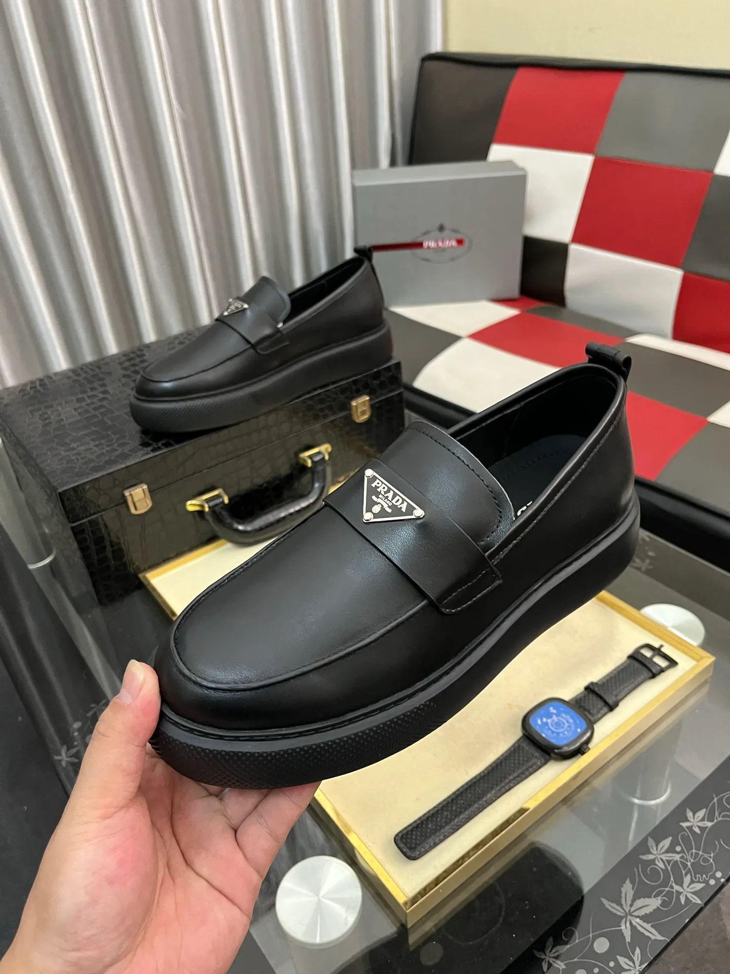 Men's shoes 💰: 560⌚️⌚️[PRADA] Prada casual shoes, originally developed 1:1, made of high-mercerized cowhide with imported cowhide, silk sheepskin lining, rubber outsole, comfortable and soft on the foot, size: 38-443️⃣Colors available